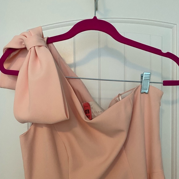 Elegant Gal Meets Glam Yvonne Dress in Peach - Picture 4 of 11